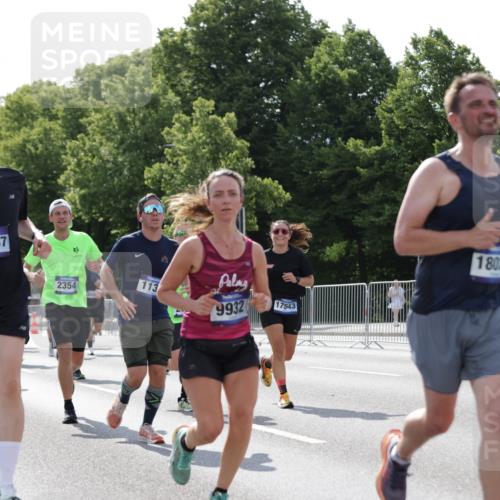 29.06.2025 - hella hamburg halbmarathon Jannik Wohlers http://msf.ph/oto/8265875 29.06.2025 10:00:44 Lombardsbrücke 1130, 1387, 1420, 1726, 2006, 2354, 2363, 2490, 2936, 3625, 3740, 4068, 4238, 4249, 4708, 5870, 6147, 6487, 6531, 6835, 7658, 7757, 7759, 7761, 7846, 8045, 8046, 8326, 9932, 10188, 10383, 11937, 12196, 12206, 12261, 13287, 14306, 15240, 15527, 15726, 15838, 16401, 16517, 16530, 16594, 16602, 16786, 16922, 17304, 17387, 17543, 17739, 18029, 18327, 18355, 18452, 18485, 18759, 18796 meine-sportfotos.de