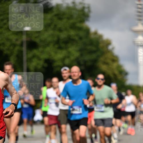 29.06.2025 - hella hamburg halbmarathon Dr. Thomas Lammeyer http://msf.ph/oto/8265887 29.06.2025 09:52:20 Kennedybrücke 1042, 1571, 2262, 3480, 3547, 4062, 4359, 4381, 5003, 5307, 6047, 6993, 7310, 7482, 8002, 8121, 8571, 9640, 9643, 10190, 10451, 10738, 10877, 11106, 11423 meine-sportfotos.de
