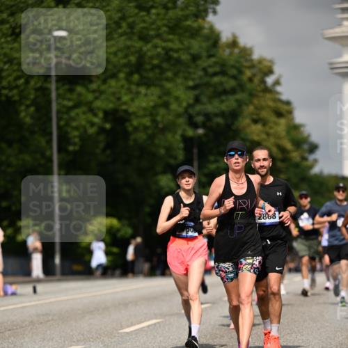 29.06.2025 - hella hamburg halbmarathon Dr. Thomas Lammeyer http://msf.ph/oto/8265903 29.06.2025 10:14:54 Kennedybrücke 1548, 1781, 2868, 4287, 5182, 5440, 5653, 5806, 8171, 8561, 8807, 8810, 10196, 11149 meine-sportfotos.de