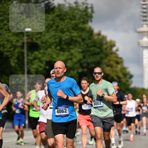 29.06.2025 - hella hamburg halbmarathon Dr. Thomas Lammeyer http://msf.ph/oto/8265970 29.06.2025 09:52:20 Kennedybrücke 1042, 1571, 2262, 3480, 3547, 4062, 4359, 4381, 5003, 5307, 6047, 6993, 7310, 7482, 8002, 8121, 8571, 9640, 9643, 10190, 10451, 10738, 10877, 11106, 11423 meine-sportfotos.de