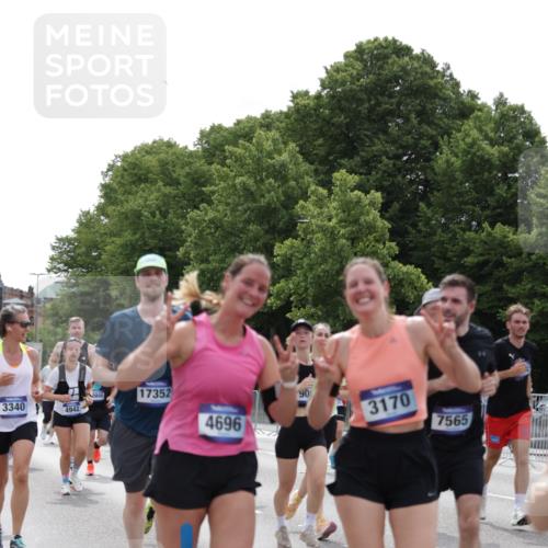 29.06.2025 - hella hamburg halbmarathon Jannik Wohlers http://msf.ph/oto/8265995 29.06.2025 10:33:29 Lombardsbrücke 1189, 1275, 1417, 1705, 1787, 1896, 2482, 2526, 3264, 3340, 3345, 3560, 4479, 4696, 4807, 4942, 5096, 5141, 5557, 5561, 5566, 5584, 5691, 5821, 5822, 5887, 6364, 6515, 6516, 6956, 7027, 7565, 8202, 8375, 8377, 8383, 8401, 9094, 9875, 9995, 10007, 10071, 10561, 10800, 11092, 11111, 11237, 11338, 11642, 12330, 12562, 12652, 12835, 13401, 13535, 13741, 13853, 13934, 14032, 14873, 15792, 17440, 19145, 19164 meine-sportfotos.de