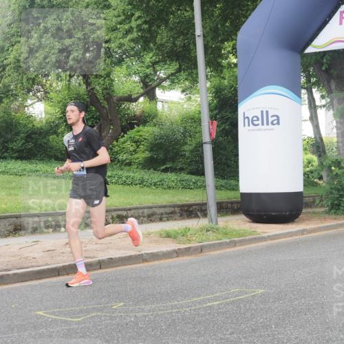 29.06.2025 - hella hamburg halbmarathon KatJ http://msf.ph/oto/8266017 29.06.2025 10:05:34 Zwischen KM18-KM19  meine-sportfotos.de