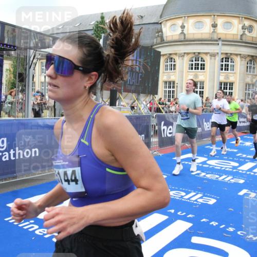 29.06.2025 - hella hamburg halbmarathon Michael Strokosch http://msf.ph/oto/8266093 29.06.2025 10:52:31 Ziel 3715, 7178, 7232, 8371, 8661, 9145, 9876, 11791, 13015, 13211, 14561, 15144, 15980, 17997 meine-sportfotos.de