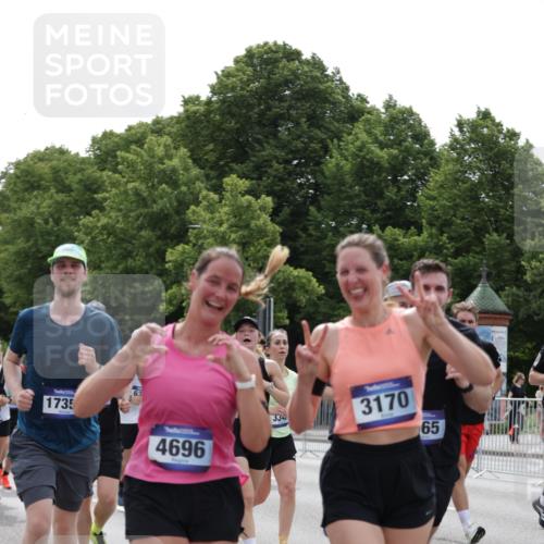 29.06.2025 - hella hamburg halbmarathon Jannik Wohlers http://msf.ph/oto/8266152 29.06.2025 10:33:30 Lombardsbrücke 1189, 1275, 1417, 1705, 1787, 1896, 2482, 2526, 3264, 3340, 3345, 3560, 4479, 4696, 4807, 4942, 5557, 5561, 5566, 5584, 5691, 5821, 5822, 5887, 6364, 6515, 6516, 6956, 7027, 7565, 8202, 8375, 8377, 8383, 8401, 9094, 9875, 9995, 10007, 10071, 10561, 10800, 11092, 11111, 11237, 11338, 11642, 12330, 12562, 12835, 13401, 13535, 13741, 13853, 13934, 14032, 14873, 15792, 15845, 17440, 19145, 19164 meine-sportfotos.de
