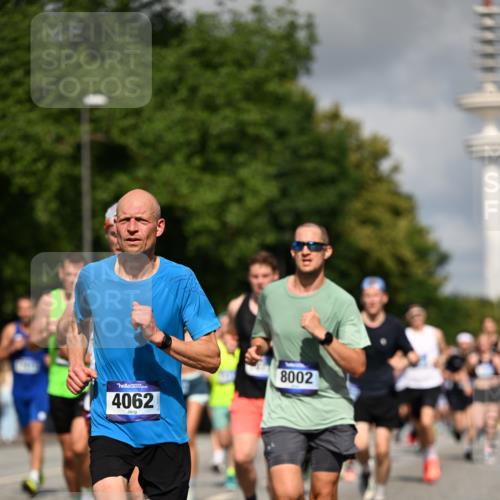 29.06.2025 - hella hamburg halbmarathon Dr. Thomas Lammeyer http://msf.ph/oto/8266169 29.06.2025 09:52:21 Kennedybrücke 1042, 1571, 2262, 3480, 3547, 4062, 4359, 4381, 5003, 5307, 6047, 6993, 7310, 7482, 7981, 8002, 8121, 8571, 9640, 9643, 10190, 10451, 10738, 10877, 11106, 11423 meine-sportfotos.de