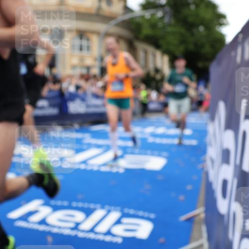 29.06.2025 - hella hamburg halbmarathon Strokosch-Dieckow http://msf.ph/oto/8266187 29.06.2025 10:45:13 Ziel 2188, 2270, 2367, 2470, 5706, 6054, 6375, 6575, 6819, 7087, 9105, 9302, 10064, 10313, 12783, 15563, 15636, 15651, 15741, 15760, 16513, 16685, 16689, 17120, 17960, 18346, 18718 meine-sportfotos.de