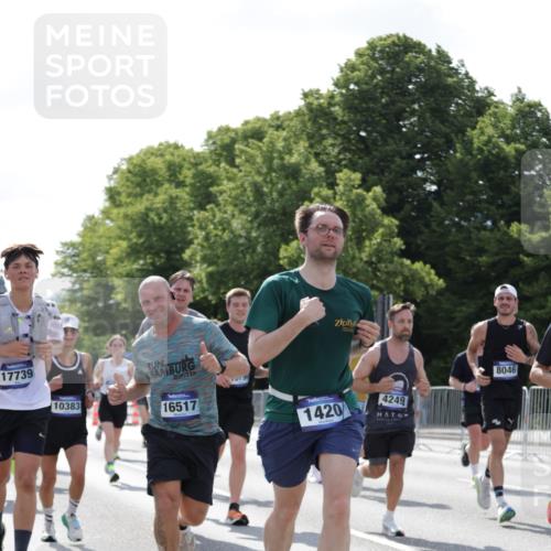 29.06.2025 - hella hamburg halbmarathon Jannik Wohlers http://msf.ph/oto/8266196 29.06.2025 10:00:49 Lombardsbrücke 1130, 1387, 1420, 1726, 2006, 2091, 2354, 2363, 2490, 2936, 3625, 4068, 4238, 4249, 4319, 4370, 0000, 6487, 6531, 6591, 6835, 6924, 7846, 8045, 8046, 9932, 10188, 10383, 10576, 11465, 11937, 12206, 12261, 13516, 15083, 15240, 15726, 15838, 16401, 16517, 16530, 16594, 16602, 16786, 17387, 17543, 17739, 18029, 18327, 18355, 18452, 18759, 18796, 18833, 19002, 19003 meine-sportfotos.de