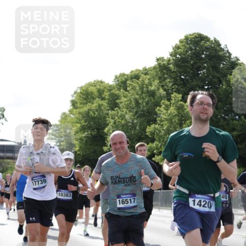 29.06.2025 - hella hamburg halbmarathon Jannik Wohlers http://msf.ph/oto/8266239 29.06.2025 10:00:49 Lombardsbrücke 1130, 1387, 1420, 1726, 2006, 2091, 2354, 2363, 2490, 2936, 3625, 4068, 4238, 4249, 4319, 4370, 0000, 6487, 6531, 6591, 6835, 6924, 7846, 8045, 8046, 9932, 10188, 10383, 10576, 11465, 11937, 12206, 12261, 13516, 15083, 15240, 15726, 15838, 16401, 16517, 16530, 16594, 16602, 16786, 17387, 17543, 17739, 18029, 18327, 18355, 18452, 18759, 18796, 18833, 19002, 19003 meine-sportfotos.de
