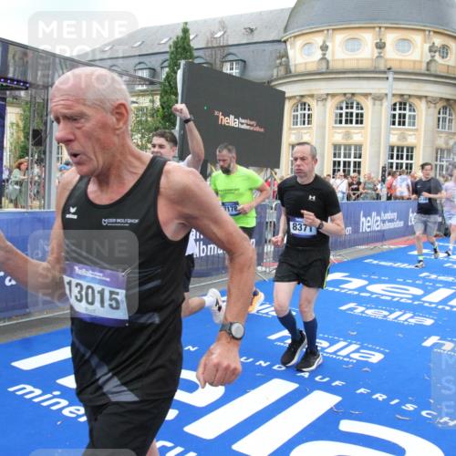 29.06.2025 - hella hamburg halbmarathon Michael Strokosch http://msf.ph/oto/8266242 29.06.2025 10:52:32 Ziel 3715, 7178, 7232, 8371, 8661, 9145, 9876, 11791, 13015, 13301, 14561, 15144, 15980, 17997 meine-sportfotos.de