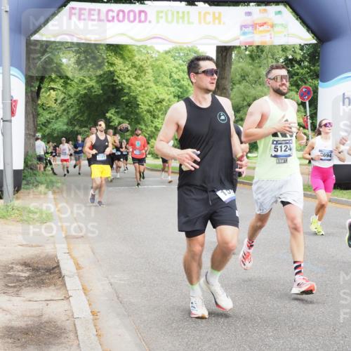 29.06.2025 - hella hamburg halbmarathon MichiJ http://msf.ph/oto/8266249 29.06.2025 10:30:37 Zwischen KM18-KM19 1512, 1903, 5124, 5690, 6639, 7363, 8359, 8694, 9815, 12098, 14275, 14811, 15255, 15328, 16507, 17032, 17159, 17637, 17926, 18509 meine-sportfotos.de