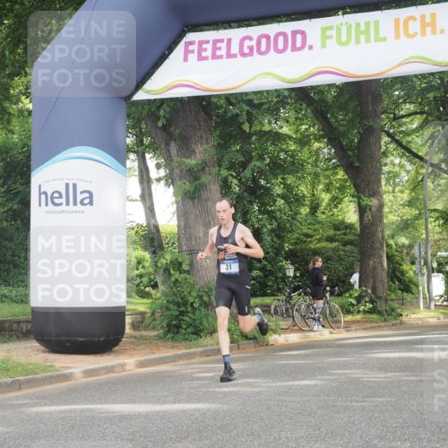 29.06.2025 - hella hamburg halbmarathon KatJ http://msf.ph/oto/8266298 29.06.2025 10:05:46 Zwischen KM18-KM19  meine-sportfotos.de