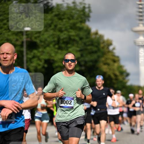 29.06.2025 - hella hamburg halbmarathon Dr. Thomas Lammeyer http://msf.ph/oto/8266313 29.06.2025 09:52:21 Kennedybrücke 1042, 1571, 2262, 3480, 3547, 4062, 4359, 4381, 5003, 5307, 6047, 6993, 7310, 7482, 7981, 8002, 8121, 8571, 9640, 9643, 10190, 10451, 10738, 10877, 11106, 11423 meine-sportfotos.de