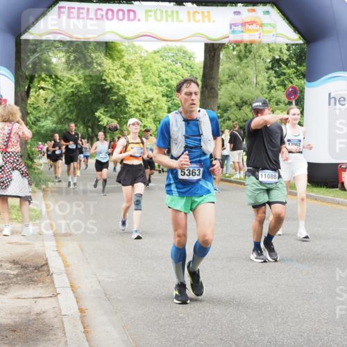 29.06.2025 - hella hamburg halbmarathon MichiJ http://msf.ph/oto/8266341 29.06.2025 10:54:35 Zwischen KM18-KM19 1367, 2963, 2964, 4014, 5363, 11088, 11355, 11641, 15945, 16824, 16976, 17062 meine-sportfotos.de