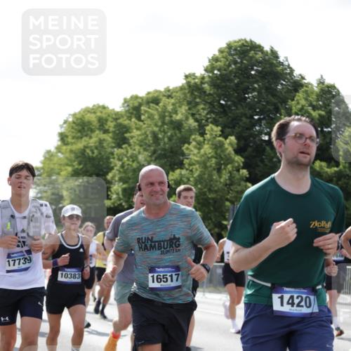 29.06.2025 - hella hamburg halbmarathon Jannik Wohlers http://msf.ph/oto/8266381 29.06.2025 10:00:49 Lombardsbrücke 1130, 1387, 1420, 1726, 2006, 2091, 2354, 2363, 2490, 2936, 3625, 4068, 4238, 4249, 4319, 4370, 0000, 6487, 6531, 6591, 6835, 6924, 7846, 8045, 8046, 9932, 10188, 10383, 10576, 11465, 11937, 12206, 12261, 13516, 15083, 15240, 15726, 15838, 16401, 16517, 16530, 16594, 16602, 16786, 17387, 17543, 17739, 18029, 18327, 18355, 18452, 18759, 18796, 18833, 19002, 19003 meine-sportfotos.de