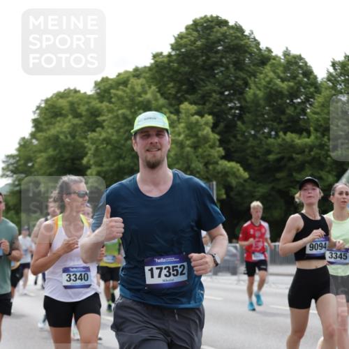 29.06.2025 - hella hamburg halbmarathon Jannik Wohlers http://msf.ph/oto/8266478 29.06.2025 10:33:31 Lombardsbrücke 1189, 1275, 1417, 1705, 1787, 1896, 2482, 2526, 3264, 3340, 3345, 4479, 4696, 4807, 4942, 5557, 5561, 5566, 5584, 5691, 5821, 5822, 5887, 6364, 6515, 6516, 6956, 7027, 7565, 8202, 8277, 8375, 8377, 8383, 8401, 9094, 9875, 9995, 10007, 10071, 10561, 10800, 11092, 11111, 11237, 11338, 11642, 12330, 12562, 12835, 13401, 13485, 13535, 13741, 13853, 13934, 14032, 14873, 15792, 15845, 17440, 17953, 19145, 19164 meine-sportfotos.de