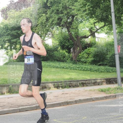 29.06.2025 - hella hamburg halbmarathon KatJ http://msf.ph/oto/8266524 29.06.2025 10:05:48 Zwischen KM18-KM19 31 meine-sportfotos.de