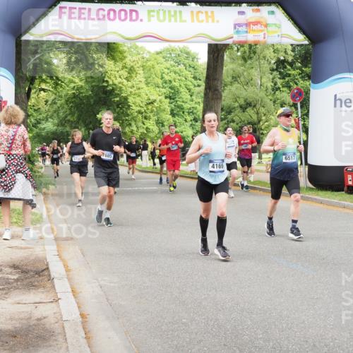29.06.2025 - hella hamburg halbmarathon MichiJ http://msf.ph/oto/8266581 29.06.2025 10:54:39 Zwischen KM18-KM19 1079, 1367, 4169, 5762, 6517, 11088, 15945, 16824, 17062 meine-sportfotos.de