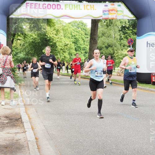 29.06.2025 - hella hamburg halbmarathon MichiJ http://msf.ph/oto/8266586 29.06.2025 10:54:39 Zwischen KM18-KM19 1079, 1367, 4169, 5762, 6517, 11088, 15945, 16824, 17062 meine-sportfotos.de