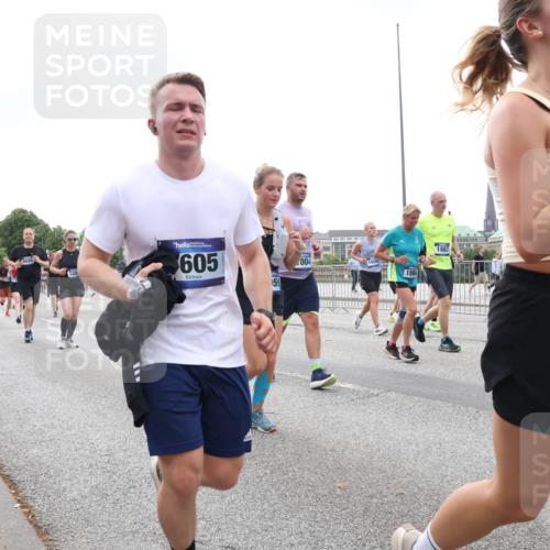 29.06.2025 - hella hamburg halbmarathon Lena Gebhardt http://msf.ph/oto/8266597 29.06.2025 10:46:13 Lombardsbrücke 1004, 1100, 1104, 1421, 1426, 1429, 1465, 1532, 1555, 1608, 1837, 1854, 1867, 1868, 1983, 2398, 2423, 2500, 2522, 2697, 2773, 2813, 2917, 2951, 2954, 2965, 3410, 4104, 4119, 4223, 4317, 4448, 4572, 5635, 5697, 5703, 5769, 5770, 5854, 5892, 6068, 6133, 6333, 6392, 6623, 7268, 7303, 7356, 7364, 7368, 7374, 7605, 7894, 7960, 7983, 8047, 8700, 9120, 9121, 9129, 9337, 9426, 9445, 10153, 10327, 10329, 10367, 10511, 11358, 11361, 11876, 11910, 12298, 12333, 12507, 12522 meine-sportfotos.de