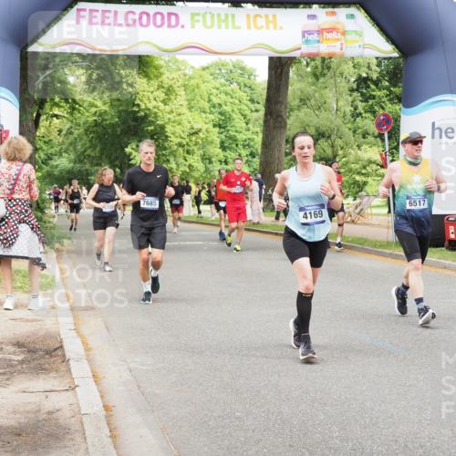29.06.2025 - hella hamburg halbmarathon MichiJ http://msf.ph/oto/8266611 29.06.2025 10:54:39 Zwischen KM18-KM19 1079, 1367, 4169, 5762, 6517, 11088, 15945, 16824, 17062 meine-sportfotos.de