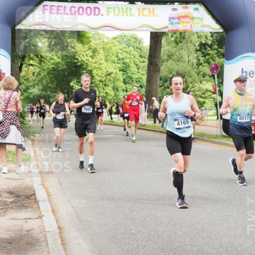 29.06.2025 - hella hamburg halbmarathon MichiJ http://msf.ph/oto/8266618 29.06.2025 10:54:39 Zwischen KM18-KM19 1079, 1367, 4169, 5762, 6517, 11088, 15945, 16824, 17062 meine-sportfotos.de