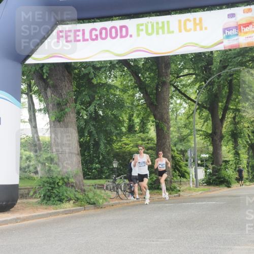 29.06.2025 - hella hamburg halbmarathon KatJ http://msf.ph/oto/8266627 29.06.2025 10:06:43 Zwischen KM18-KM19  meine-sportfotos.de