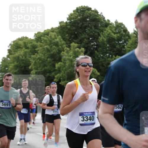 29.06.2025 - hella hamburg halbmarathon Jannik Wohlers http://msf.ph/oto/8266648 29.06.2025 10:33:31 Lombardsbrücke 1189, 1275, 1417, 1705, 1787, 1896, 2482, 2526, 3264, 3340, 3345, 4479, 4696, 4807, 4942, 5557, 5561, 5566, 5584, 5691, 5821, 5822, 5887, 6364, 6515, 6516, 6956, 7027, 7565, 8202, 8277, 8375, 8377, 8383, 8401, 9094, 9875, 9995, 10007, 10071, 10561, 10800, 11092, 11111, 11237, 11338, 11642, 12330, 12562, 12835, 13401, 13485, 13535, 13741, 13853, 13934, 14032, 14873, 15792, 15845, 17440, 17953, 19145, 19164 meine-sportfotos.de