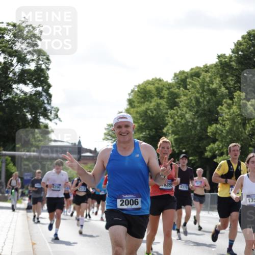 29.06.2025 - hella hamburg halbmarathon Jannik Wohlers http://msf.ph/oto/8266651 29.06.2025 10:00:52 Lombardsbrücke 1130, 1387, 1420, 2006, 2091, 2354, 2363, 2490, 2936, 3425, 4068, 4249, 4319, 4370, 4649, 5675, 6087, 0000, 6487, 6591, 6835, 6924, 7287, 7846, 8045, 8046, 9932, 10383, 10576, 11465, 11937, 13516, 13699, 14867, 15083, 15240, 15550, 15637, 15726, 15838, 16401, 16517, 16530, 16594, 16602, 16786, 17387, 17543, 17739, 17890, 18029, 18327, 18355, 18796, 18833, 19002, 19003 meine-sportfotos.de
