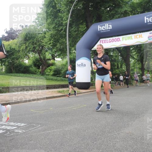 29.06.2025 - hella hamburg halbmarathon KatJ http://msf.ph/oto/8266709 29.06.2025 10:39:13 Zwischen KM18-KM19 1098, 2397, 2636, 2818, 4967, 6286, 8139 meine-sportfotos.de