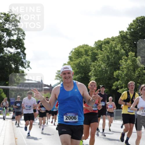 29.06.2025 - hella hamburg halbmarathon Jannik Wohlers http://msf.ph/oto/8266723 29.06.2025 10:00:52 Lombardsbrücke 1130, 1387, 1420, 2006, 2091, 2354, 2363, 2490, 2936, 3425, 4068, 4249, 4319, 4370, 4649, 5675, 6087, 0000, 6487, 6591, 6835, 6924, 7287, 7846, 8045, 8046, 9932, 10383, 10576, 11465, 11937, 13516, 13699, 14867, 15083, 15240, 15550, 15637, 15726, 15838, 16401, 16517, 16530, 16594, 16602, 16786, 17387, 17543, 17739, 17890, 18029, 18327, 18355, 18796, 18833, 19002, 19003 meine-sportfotos.de