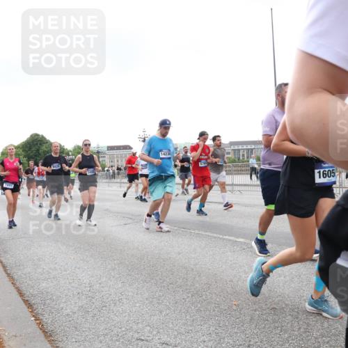 29.06.2025 - hella hamburg halbmarathon Lena Gebhardt http://msf.ph/oto/8266785 29.06.2025 10:46:14 Lombardsbrücke 1004, 1100, 1104, 1421, 1426, 1429, 1465, 1532, 1555, 1608, 1837, 1854, 1867, 1868, 1983, 2398, 2423, 2500, 2522, 2697, 2773, 2813, 2951, 2954, 2965, 3410, 4104, 4119, 4223, 4317, 4448, 4572, 5635, 5697, 5703, 5769, 5770, 5854, 5892, 6068, 6133, 6333, 6392, 6623, 7268, 7303, 7356, 7364, 7368, 7374, 7605, 7894, 7960, 7983, 8047, 8700, 9120, 9121, 9129, 9337, 9426, 9445, 10153, 10327, 10329, 10367, 10511, 11358, 11361, 11876, 11910, 12298, 12333, 12507, 12522 meine-sportfotos.de