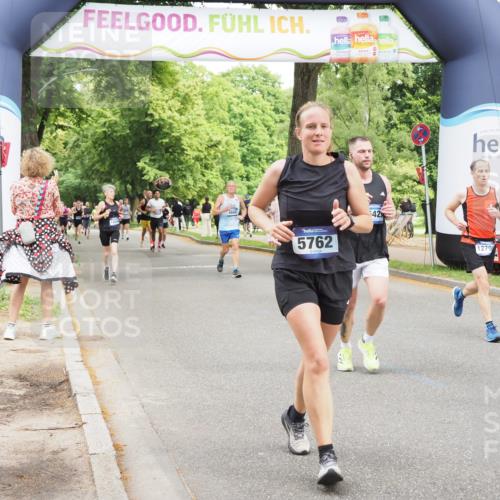 29.06.2025 - hella hamburg halbmarathon MichiJ http://msf.ph/oto/8266816 29.06.2025 10:54:43 Zwischen KM18-KM19 1079, 4169, 4666, 5762, 6517, 7685, 8971, 10372, 12418, 12790, 14436, 14869, 15429 meine-sportfotos.de