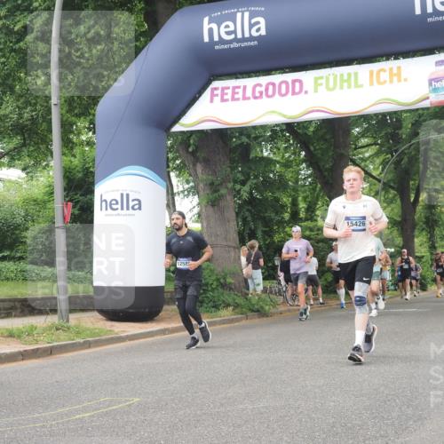 29.06.2025 - hella hamburg halbmarathon KatJ http://msf.ph/oto/8266861 29.06.2025 10:39:15 Zwischen KM18-KM19 1098, 2397, 2818, 4967, 6286, 8139 meine-sportfotos.de