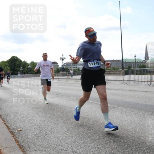 29.06.2025 - hella hamburg halbmarathon Lena Gebhardt http://msf.ph/oto/8266875 29.06.2025 10:11:14 Lombardsbrücke 1166, 1186, 1723, 1781, 2868, 3837, 4287, 5254, 5653, 7271, 7370, 8171, 8206, 8207, 8368, 8561, 9119, 9169, 9829, 10196, 10372, 11149, 11755, 12286, 12426, 12556, 12571, 12790, 12836, 13588, 13594, 13603, 14022, 14149, 14270, 15009, 15214, 15252, 15797, 15908, 16383, 16808, 17142, 17500, 17787, 18382, 19172, 19241 meine-sportfotos.de