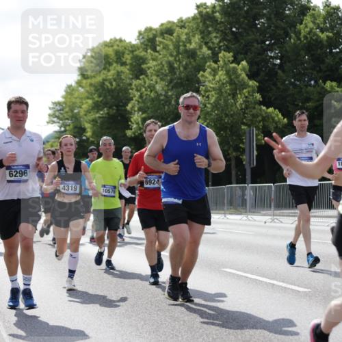 29.06.2025 - hella hamburg halbmarathon Jannik Wohlers http://msf.ph/oto/8266880 29.06.2025 10:00:55 Lombardsbrücke 1130, 1387, 1420, 2006, 2091, 2354, 2363, 2936, 3425, 3663, 4068, 4249, 4319, 4370, 4649, 5675, 6087, 0000, 6591, 6835, 6924, 7287, 7846, 8030, 8045, 8046, 8191, 8691, 9932, 10383, 10576, 11465, 11937, 12475, 13516, 13551, 13699, 14867, 15083, 15240, 15550, 15637, 15726, 16517, 16530, 16602, 17387, 17543, 17739, 17890, 18029, 18290, 18327, 18355, 18796, 18833, 19002, 19003 meine-sportfotos.de