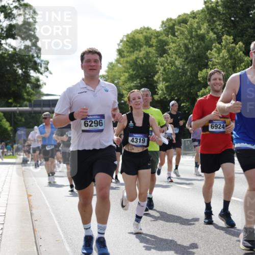29.06.2025 - hella hamburg halbmarathon Jannik Wohlers http://msf.ph/oto/8266938 29.06.2025 10:00:55 Lombardsbrücke 1130, 1387, 1420, 2006, 2091, 2354, 2363, 2936, 3425, 3663, 4068, 4249, 4319, 4370, 4649, 5675, 6087, 0000, 6591, 6835, 6924, 7287, 7846, 8030, 8045, 8046, 8191, 8691, 9932, 10383, 10576, 11465, 11937, 12475, 13516, 13551, 13699, 14867, 15083, 15240, 15550, 15637, 15726, 16517, 16530, 16602, 17387, 17543, 17739, 17890, 18029, 18290, 18327, 18355, 18796, 18833, 19002, 19003 meine-sportfotos.de