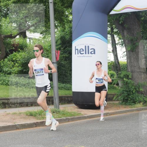 29.06.2025 - hella hamburg halbmarathon KatJ http://msf.ph/oto/8266972 29.06.2025 10:06:46 Zwischen KM18-KM19  meine-sportfotos.de