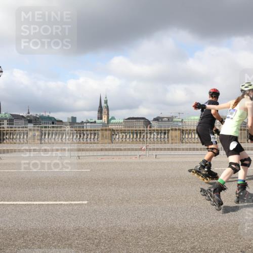 29.06.2025 - hella hamburg halbmarathon Lena Gebhardt http://msf.ph/oto/8266981 29.06.2025 09:04:35 Lombardsbrücke  meine-sportfotos.de