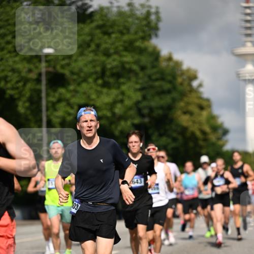 29.06.2025 - hella hamburg halbmarathon Dr. Thomas Lammeyer http://msf.ph/oto/8266984 29.06.2025 09:52:23 Kennedybrücke 1042, 1571, 1600, 2262, 3547, 4062, 4359, 4381, 5003, 6037, 6047, 6993, 7310, 7482, 7981, 8002, 8121, 8571, 9640, 9643, 10190, 10451, 10738, 10877, 11106, 11423 meine-sportfotos.de