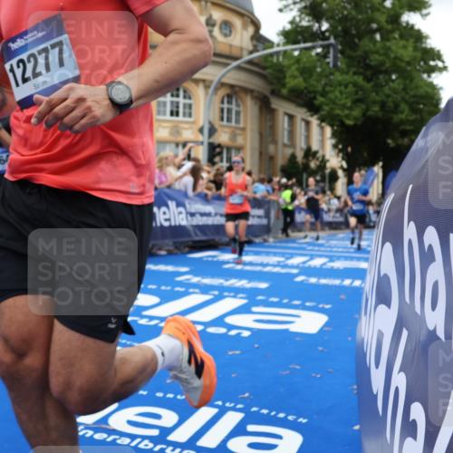 29.06.2025 - hella hamburg halbmarathon Strokosch-Dieckow http://msf.ph/oto/8267004 29.06.2025 10:45:30 Ziel 1697, 2138, 2415, 5623, 6831, 8374, 8668, 11291, 11495, 12154, 12277, 12643, 14062, 14703, 15666, 16725, 18407, 18638, 18862, 18878 meine-sportfotos.de