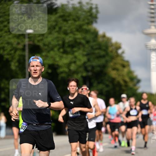 29.06.2025 - hella hamburg halbmarathon Dr. Thomas Lammeyer http://msf.ph/oto/8267026 29.06.2025 09:52:24 Kennedybrücke 1042, 1571, 1600, 2262, 2797, 3547, 4062, 4359, 4381, 5003, 6037, 6047, 7310, 7482, 7981, 8002, 8121, 8571, 9640, 9643, 10190, 10451, 10738, 10877, 11106, 11423 meine-sportfotos.de