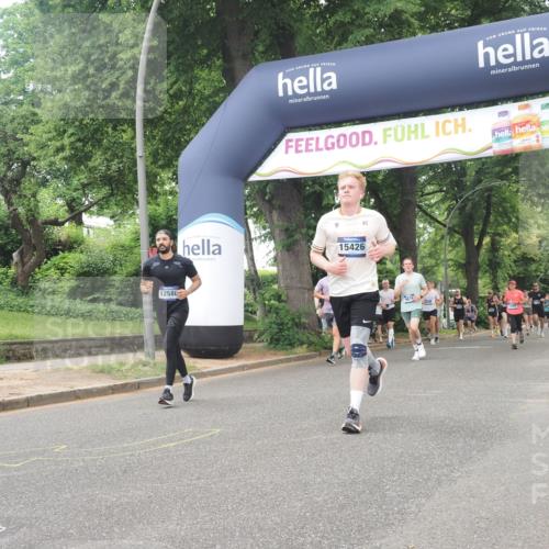 29.06.2025 - hella hamburg halbmarathon KatJ http://msf.ph/oto/8267031 29.06.2025 10:39:16 Zwischen KM18-KM19 1098, 2397, 2818, 4967, 6286, 8139 meine-sportfotos.de