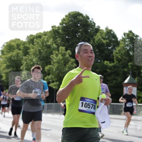 29.06.2025 - hella hamburg halbmarathon Jannik Wohlers http://msf.ph/oto/8267075 29.06.2025 10:00:58 Lombardsbrücke 1130, 1387, 1420, 2006, 2091, 2354, 2363, 2936, 3199, 3425, 3663, 4068, 4249, 4319, 4322, 4370, 4649, 5570, 5675, 6087, 0000, 6591, 6924, 7287, 7846, 8030, 8045, 8046, 8191, 8691, 10383, 10576, 11465, 12475, 13516, 13551, 13699, 14867, 15083, 15240, 15550, 15637, 15726, 16063, 16367, 16395, 16517, 16530, 16602, 16754, 17387, 17441, 17543, 17739, 17890, 18290, 18327, 18355, 18716, 18717, 18796, 18833, 19002, 19003, 19160 meine-sportfotos.de