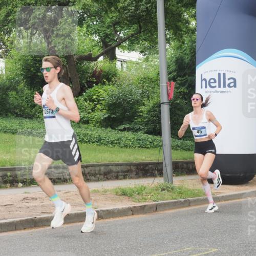 29.06.2025 - hella hamburg halbmarathon KatJ http://msf.ph/oto/8267100 29.06.2025 10:06:47 Zwischen KM18-KM19 45 meine-sportfotos.de