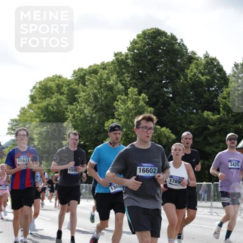 29.06.2025 - hella hamburg halbmarathon Jannik Wohlers http://msf.ph/oto/8267108 29.06.2025 10:00:58 Lombardsbrücke 1130, 1387, 1420, 2006, 2091, 2354, 2363, 2936, 3199, 3425, 3663, 4068, 4249, 4319, 4322, 4370, 4649, 5570, 5675, 6087, 0000, 6591, 6924, 7287, 7846, 8030, 8045, 8046, 8191, 8691, 10383, 10576, 11465, 12475, 13516, 13551, 13699, 14867, 15083, 15240, 15550, 15637, 15726, 16063, 16367, 16395, 16517, 16530, 16602, 16754, 17387, 17441, 17543, 17739, 17890, 18290, 18327, 18355, 18716, 18717, 18796, 18833, 19002, 19003, 19160 meine-sportfotos.de
