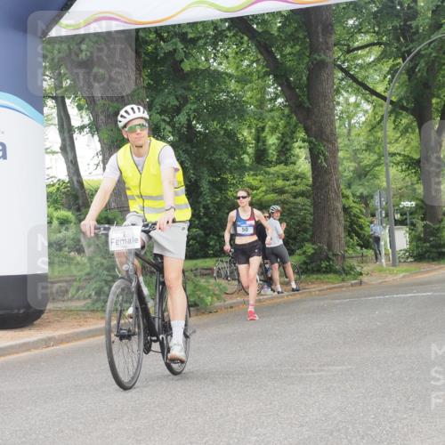 29.06.2025 - hella hamburg halbmarathon KatJ http://msf.ph/oto/8267169 29.06.2025 10:07:04 Zwischen KM18-KM19  meine-sportfotos.de
