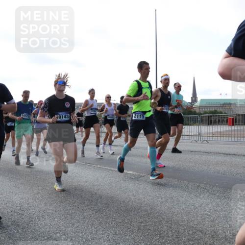 29.06.2025 - hella hamburg halbmarathon Lena Gebhardt http://msf.ph/oto/8267196 29.06.2025 09:57:22 Lombardsbrücke 1030, 1086, 1193, 1327, 1381, 1422, 1442, 1537, 1657, 1783, 2025, 2074, 2111, 2119, 2252, 2340, 2444, 2488, 2595, 2814, 2839, 2855, 2869, 2878, 3048, 3093, 3096, 3103, 3575, 3698, 3791, 3999, 4261, 4299, 4558, 4726, 4770, 4897, 4986, 5008, 5013, 5018, 5021, 5024, 5319, 5633, 5744, 5820, 5907, 6125, 6374, 6377, 6631, 6720, 6762, 6795, 6942, 7176, 7177, 7221, 7259, 7397, 7742, 7918, 7930, 7932, 8112, 8313, 8651, 8813, 8930, 9060, 9316, 9497, 10191 meine-sportfotos.de
