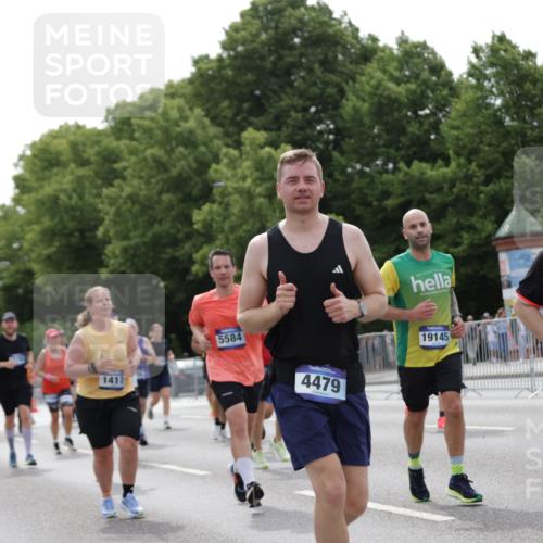 29.06.2025 - hella hamburg halbmarathon Jannik Wohlers http://msf.ph/oto/8267201 29.06.2025 10:33:34 Lombardsbrücke 1417, 1705, 1787, 1896, 2265, 2482, 2496, 2526, 2933, 3264, 3340, 3345, 3829, 3848, 4479, 4807, 4942, 5561, 5566, 5584, 5691, 5821, 5822, 5887, 6364, 6515, 6516, 6956, 7027, 7565, 8202, 8277, 8375, 8377, 8383, 8401, 9094, 9875, 9995, 10007, 10071, 10561, 10800, 11092, 11111, 11237, 11338, 11432, 11642, 12330, 12562, 12835, 13401, 13485, 13535, 13741, 13934, 14032, 14058, 14873, 14919, 15792, 15845, 16115, 16578, 17440, 17953, 19145, 19164 meine-sportfotos.de