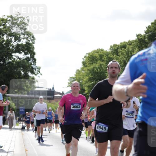 29.06.2025 - hella hamburg halbmarathon Jannik Wohlers http://msf.ph/oto/8267337 29.06.2025 10:01:01 Lombardsbrücke 1387, 1420, 1724, 2006, 2091, 3199, 3425, 3663, 4249, 4319, 4322, 4370, 4649, 5570, 5675, 6087, 6281, 0000, 6302, 6591, 6924, 7287, 7846, 8030, 8045, 8046, 8191, 8392, 8691, 8822, 10383, 10576, 11043, 11465, 12475, 13516, 13528, 13551, 13699, 14867, 15083, 15550, 15637, 15726, 16063, 16367, 16395, 16517, 16602, 16754, 17140, 17387, 17441, 17890, 18290, 18327, 18355, 18716, 18717, 18796, 18833, 19002, 19003, 19160 meine-sportfotos.de