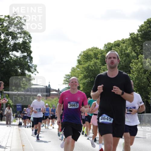 29.06.2025 - hella hamburg halbmarathon Jannik Wohlers http://msf.ph/oto/8267400 29.06.2025 10:01:01 Lombardsbrücke 1387, 1420, 1724, 2006, 2091, 3199, 3425, 3663, 4249, 4319, 4322, 4370, 4649, 5570, 5675, 6087, 6281, 0000, 6302, 6591, 6924, 7287, 7846, 8030, 8045, 8046, 8191, 8392, 8691, 8822, 10383, 10576, 11043, 11465, 12475, 13516, 13528, 13551, 13699, 14867, 15083, 15550, 15637, 15726, 16063, 16367, 16395, 16517, 16602, 16754, 17140, 17387, 17441, 17890, 18290, 18327, 18355, 18716, 18717, 18796, 18833, 19002, 19003, 19160 meine-sportfotos.de